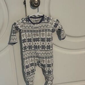 Carter's Gray and White Snowflake Footie